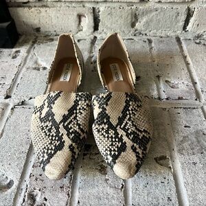 Steve Madden Black and Cream Snakeskin Loafers